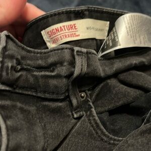 Women’s Levi midrise skinny jeans